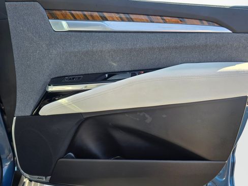 Used 2025 Cadillac Escalade Sport Platinum AWD/4WD image 31