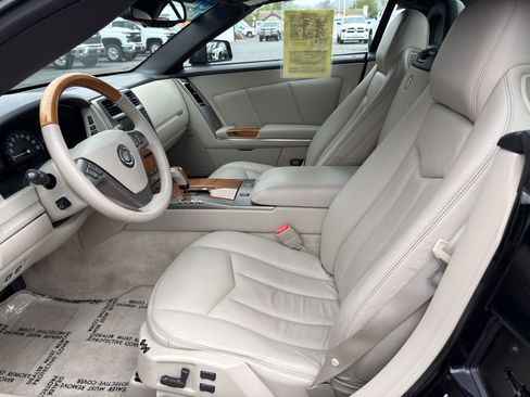 Used 2006 Cadillac XLR RWD image 28