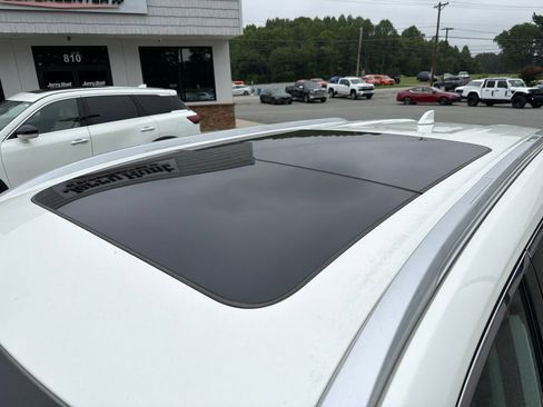 Used 2023 Nissan Rogue SL w/ SL Premium Package AWD/4WD image 14