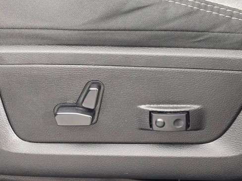 Used 2024 RAM 2500 Big Horn image 27