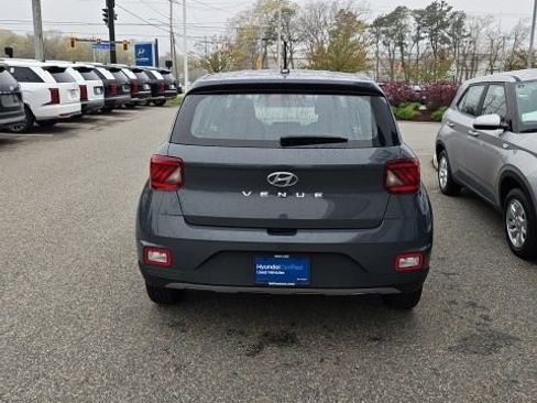 Certified 2026 Hyundai Venue SE FWD image 10