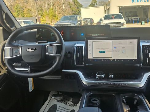 New 2026 Ford Expedition Platinum w/ Stealth Appearance Package image 28