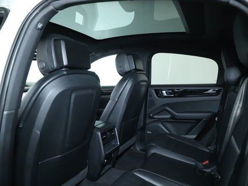 Used 2021 Porsche Cayenne Coupe image 15