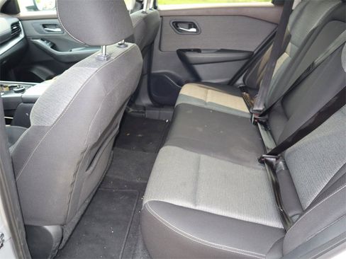 Certified 2022 Nissan Rogue SV image 16