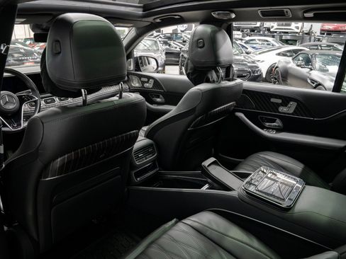Used 2025 Mercedes-Benz Maybach GLS 600 4MATIC image 26