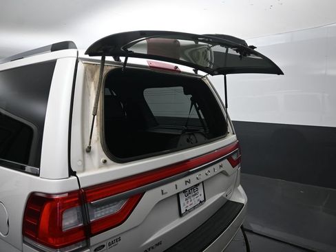 Used 2016 Lincoln Navigator Select AWD/4WD image 29