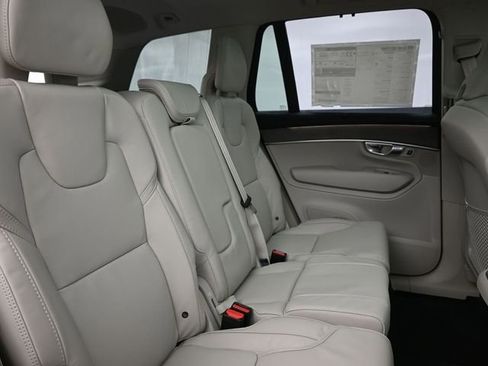 New 2026 Volvo XC90 B6 Ultra w/ Protection Package image 33