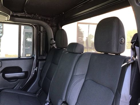 Used 2020 Jeep Gladiator Sport w/ Quick Order Package 24S AWD/4WD image 5