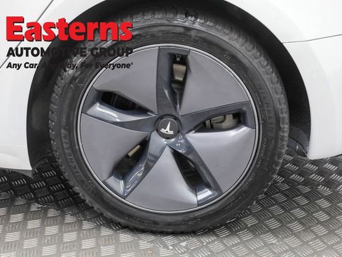 Used 2018 Tesla Model 3 Long Range image 31