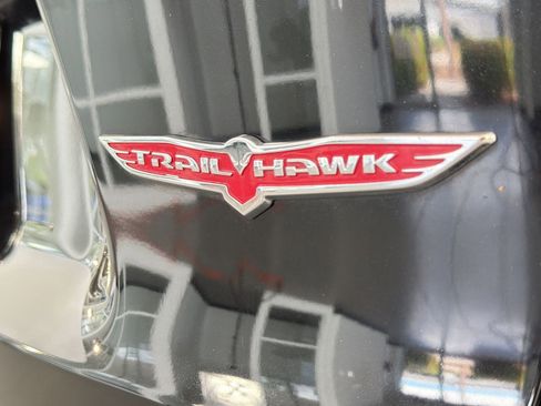 Used 2020 Jeep Cherokee Trailhawk w/ Cold Weather Group AWD/4WD image 35