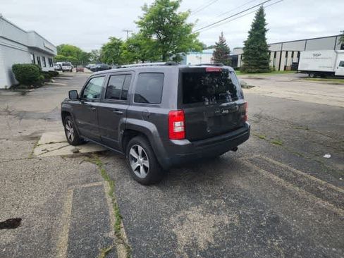 Used 2016 Jeep Patriot High Altitude FWD image 18