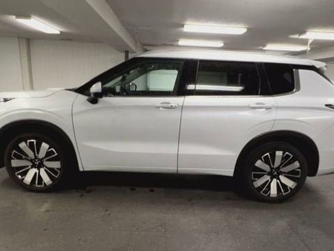Used 2025 Mitsubishi Outlander SEL AWD/4WD image 5