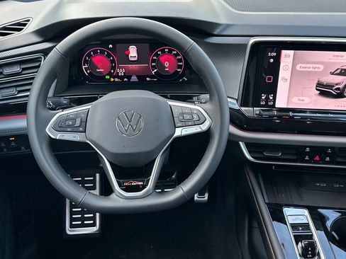 New 2026 Volkswagen Atlas Peak Edition AWD/4WD image 14