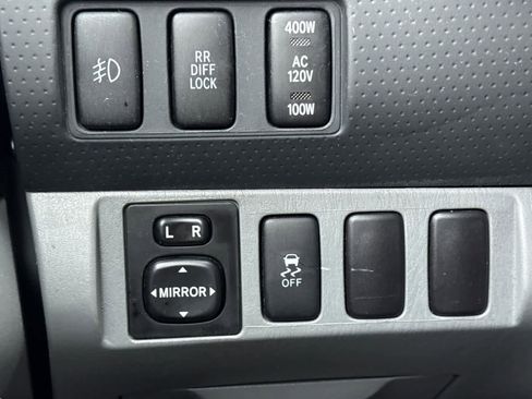 Used 2015 Toyota Tacoma PreRunner w/ TRD Off-Road Package image 27