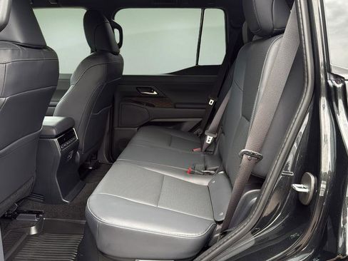 Used 2025 Lexus GX 550 w/ Accessory Package (2T) AWD/4WD image 15
