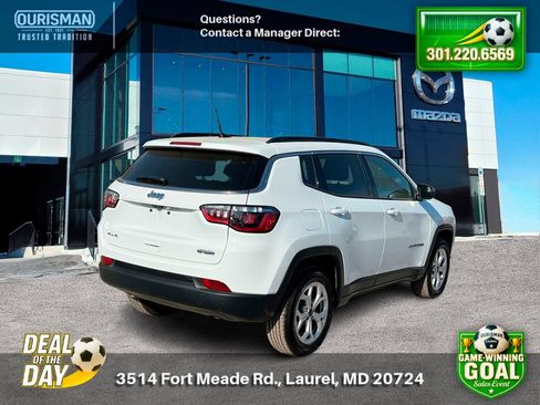 Used 2025 Jeep Compass Latitude w/ Sun & Sound Group AWD/4WD image 3