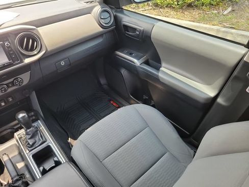 Used 2019 Toyota Tacoma SR5 RWD image 12