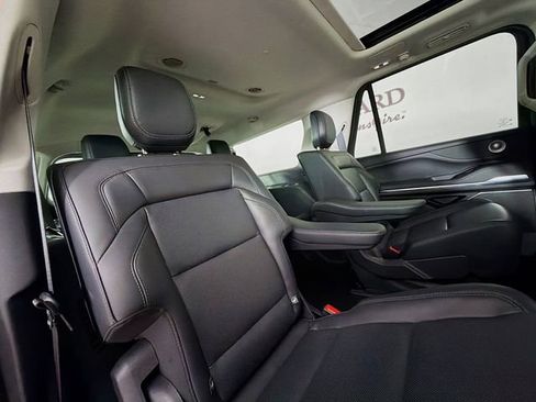 New 2025 Lincoln Navigator L Reserve AWD/4WD image 31