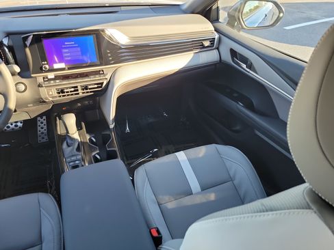 Used 2026 Toyota Camry SE image 14