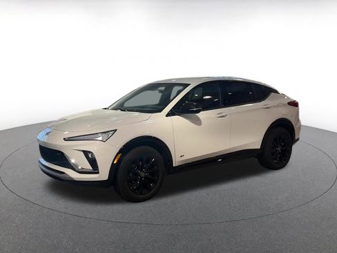 Used 2025 Buick Envista Sport Touring image 8