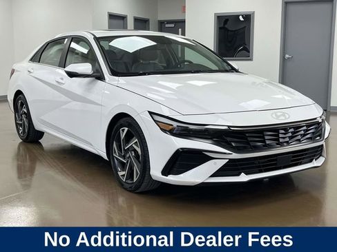 Used 2024 Hyundai Elantra Limited FWD image 3