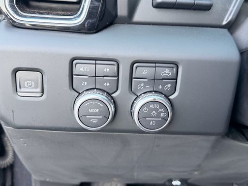 Used 2022 GMC Sierra 1500 Denali Ultimate AWD/4WD image 13