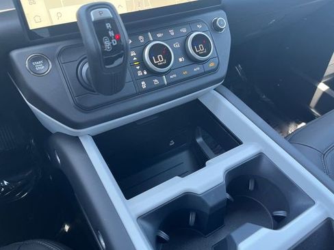 New 2026 Land Rover Defender 130 X-Dynamic SE AWD/4WD image 29