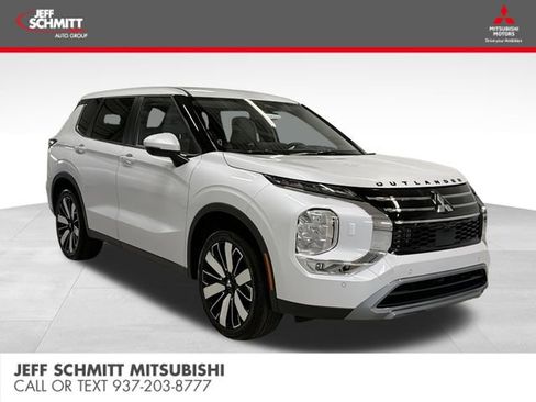 New 2026 Mitsubishi Outlander SE image 1