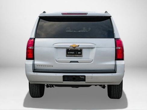 Used 2018 Chevrolet Suburban LT image 7