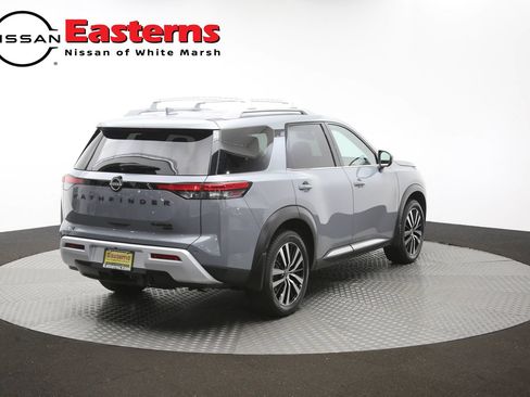 Used 2024 Nissan Pathfinder Platinum w/ Black Appearance Package AWD/4WD image 44