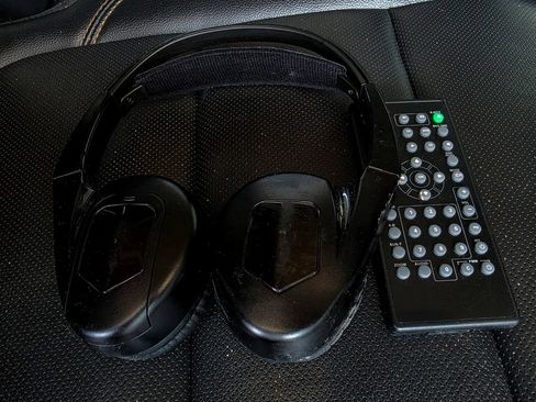 Used 2019 Chevrolet Traverse Premier w/ Redline Edition AWD/4WD image 69
