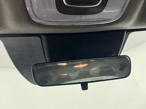 Used 2025 Hyundai Elantra SE FWD image 22