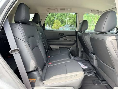 New 2026 Nissan Pathfinder SL w/ Cargo Package AWD/4WD image 11