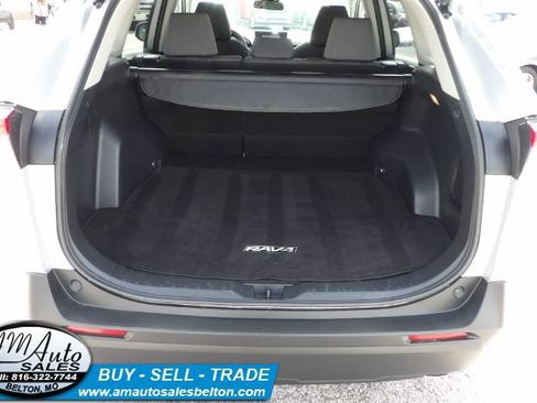 Used 2021 Toyota RAV4 XLE image 18