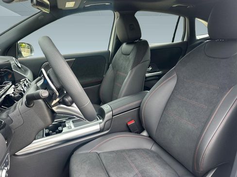 New 2026 Mercedes-Benz GLA 35 AMG 4MATIC image 5
