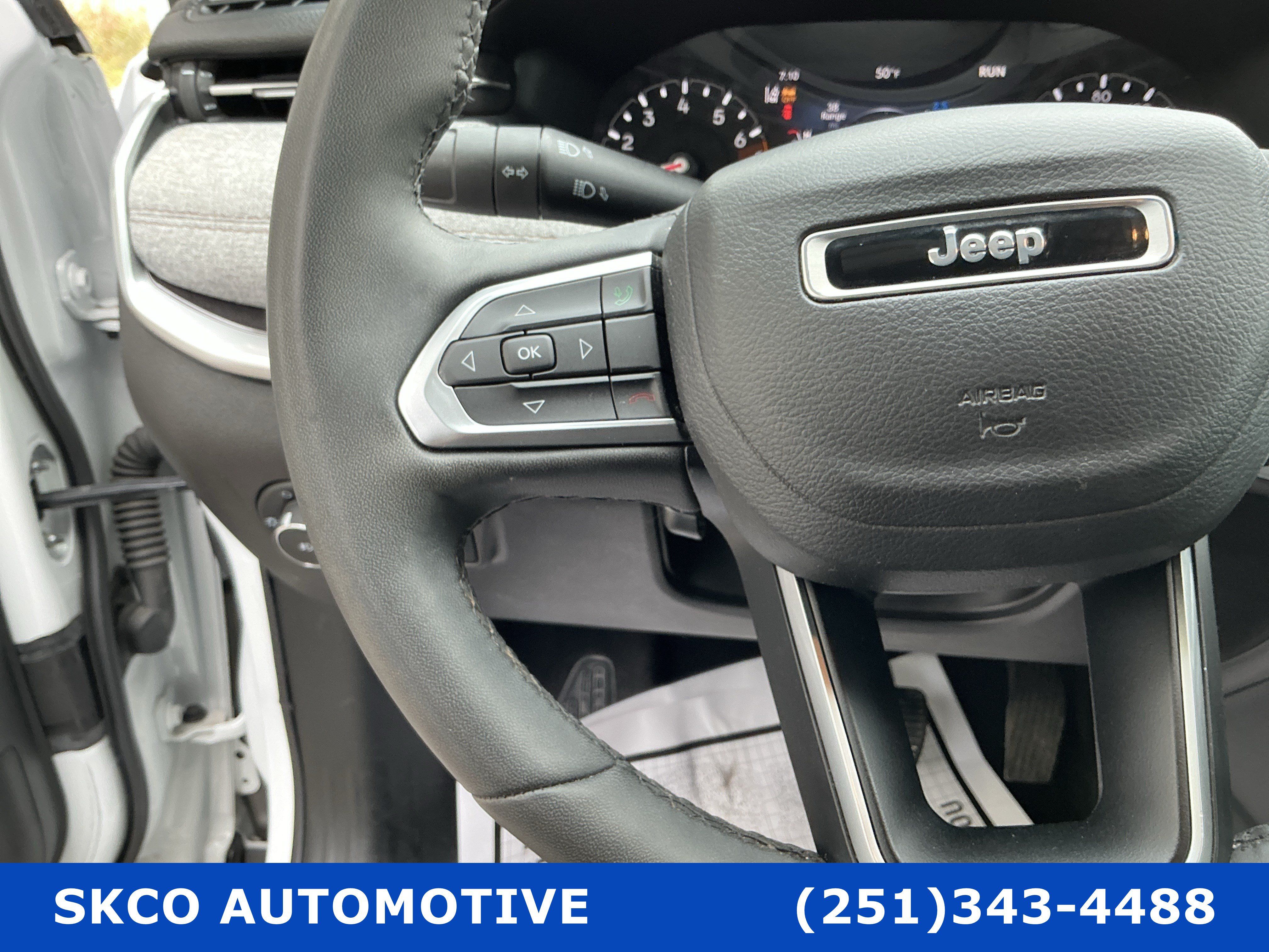 Used 2023 Jeep Compass Latitude w/ Sun and Sound Group AWD/4WD image 19