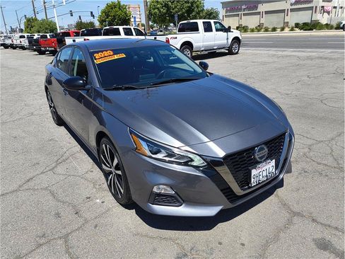 Used 2020 Nissan Altima 2.5 SR FWD image 2