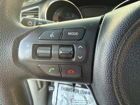 Used 2018 Kia Sedona L image 15