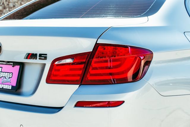 Used 2013 BMW M5 RWD image 50