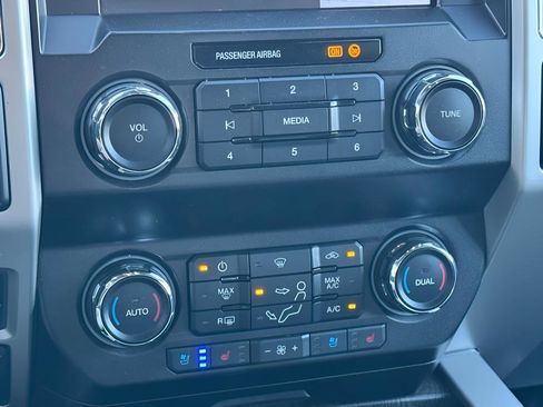 Used 2021 Ford F250 Lariat w/ Lariat Ultimate Package AWD/4WD image 18