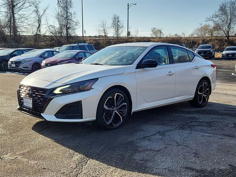 Certified 2023 Nissan Altima 2.5 SR w/ SR Premium Package image 4