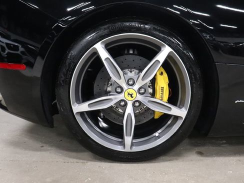 Used 2010 Ferrari California image 25
