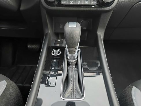 Used 2023 Nissan Kicks SR w/ SR Premium Package image 3