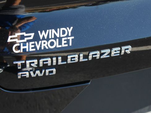 Used 2025 Chevrolet TrailBlazer LT AWD/4WD image 28