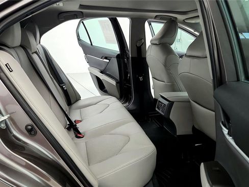 Used 2022 Toyota Camry XLE image 30