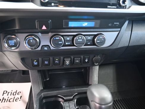 Used 2023 Toyota Tacoma TRD Off-Road w/ Technology Package AWD/4WD image 19