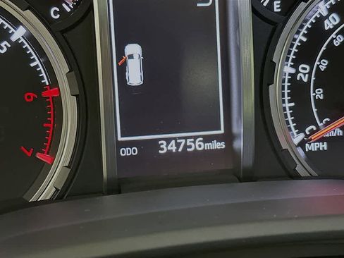 Used 2021 Toyota 4Runner Venture w/ Moonroof Package AWD/4WD image 19