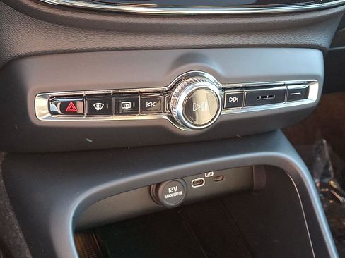 Certified 2023 Volvo C40 P8 Recharge Plus w/ Climate Package image 16