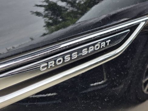 Used 2024 Volkswagen Atlas Cross Sport SE FWD image 8