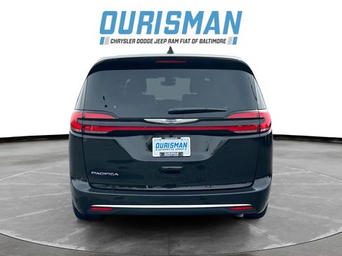 New 2026 Chrysler Pacifica Select image 5